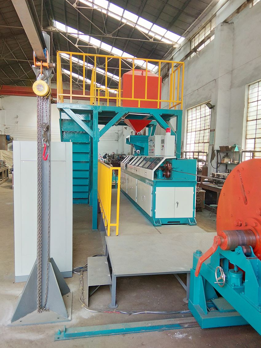 包芯線機(jī)生產(chǎn)現(xiàn)場